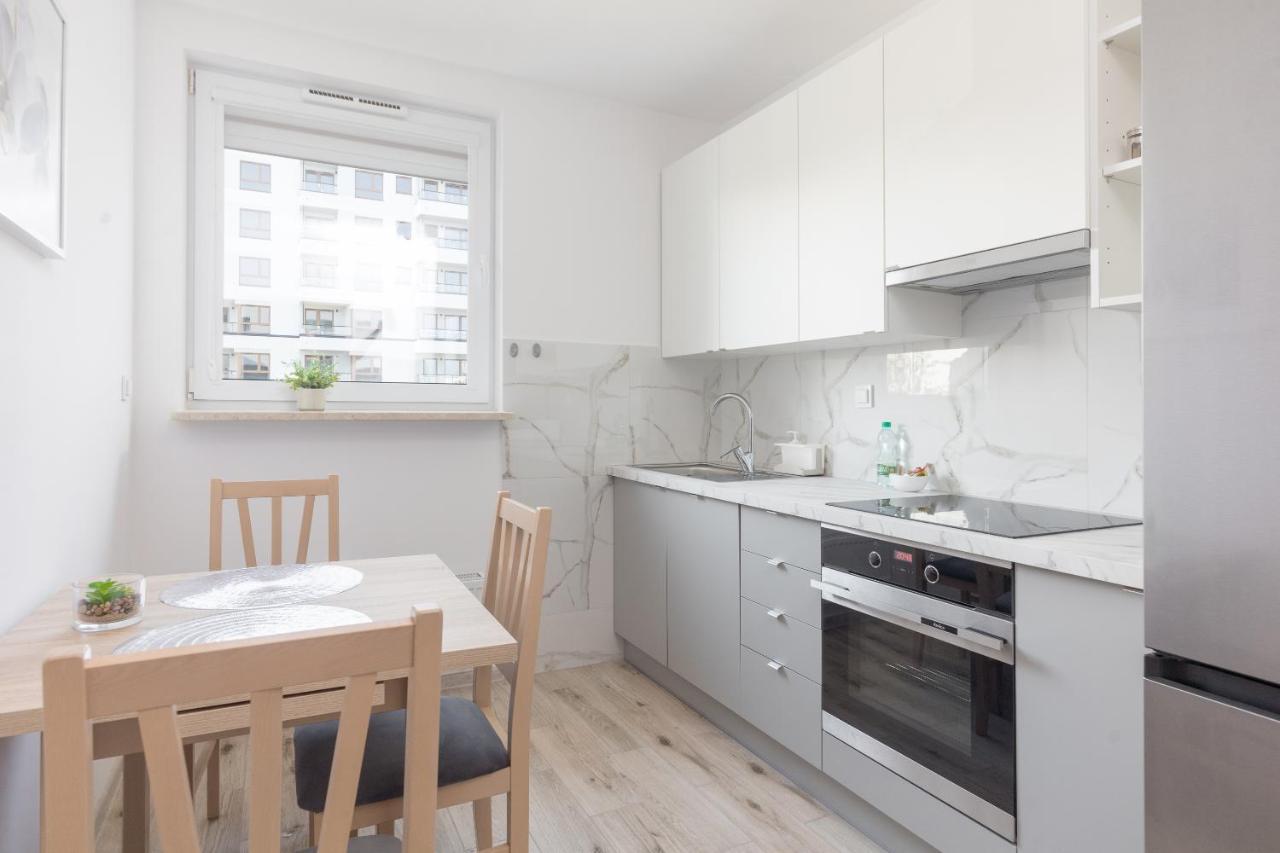 Metro Targówek Homely Apartment Varsovia Exterior foto