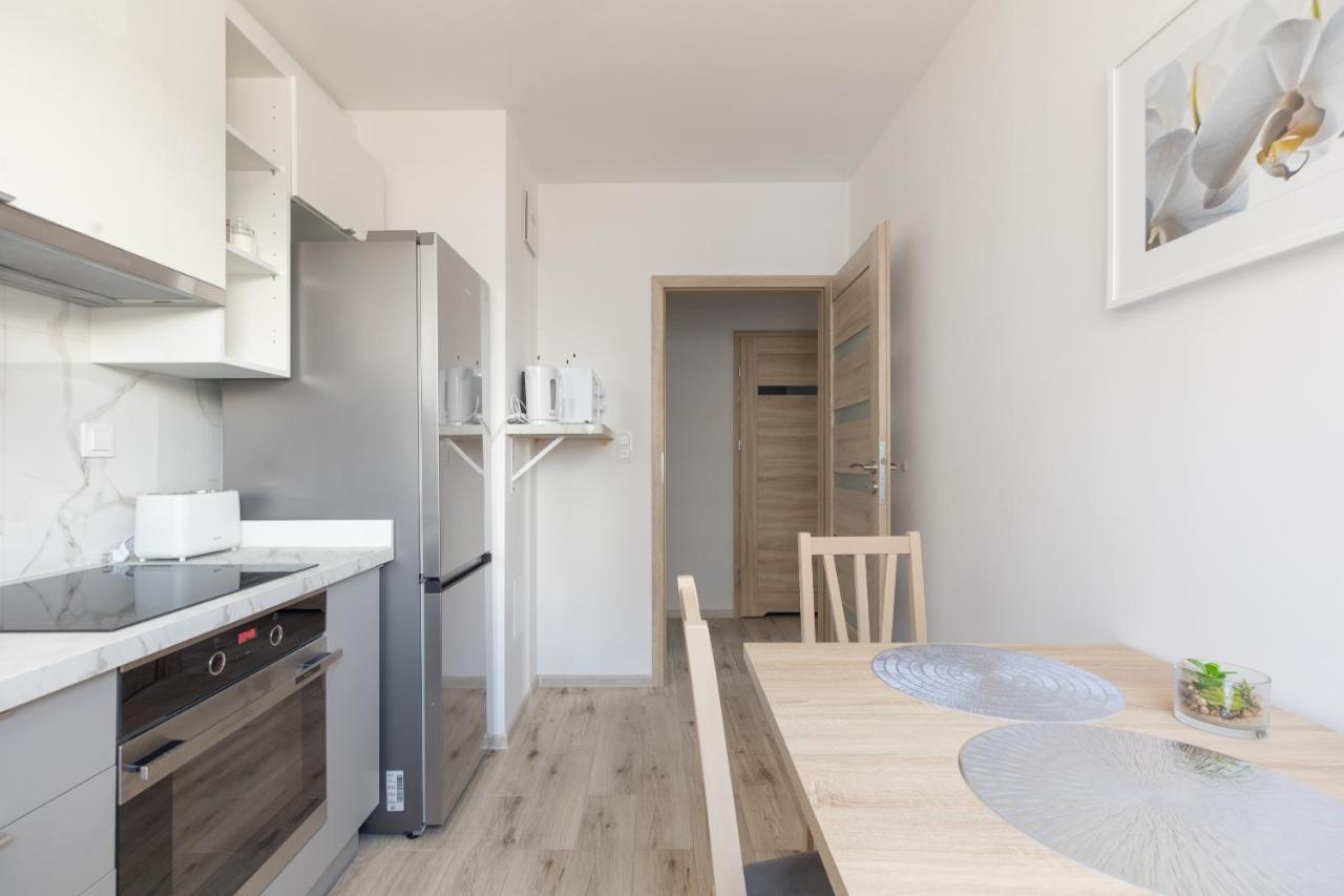 Metro Targówek Homely Apartment Varsovia Exterior foto